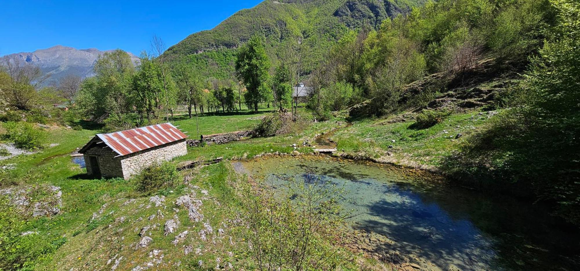 Ekoo Katun Jezerca Villa Vuthaj Kültér fotó